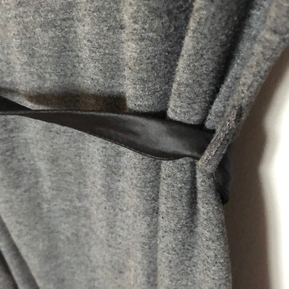 Beautiful dress - Picture 4 of 4